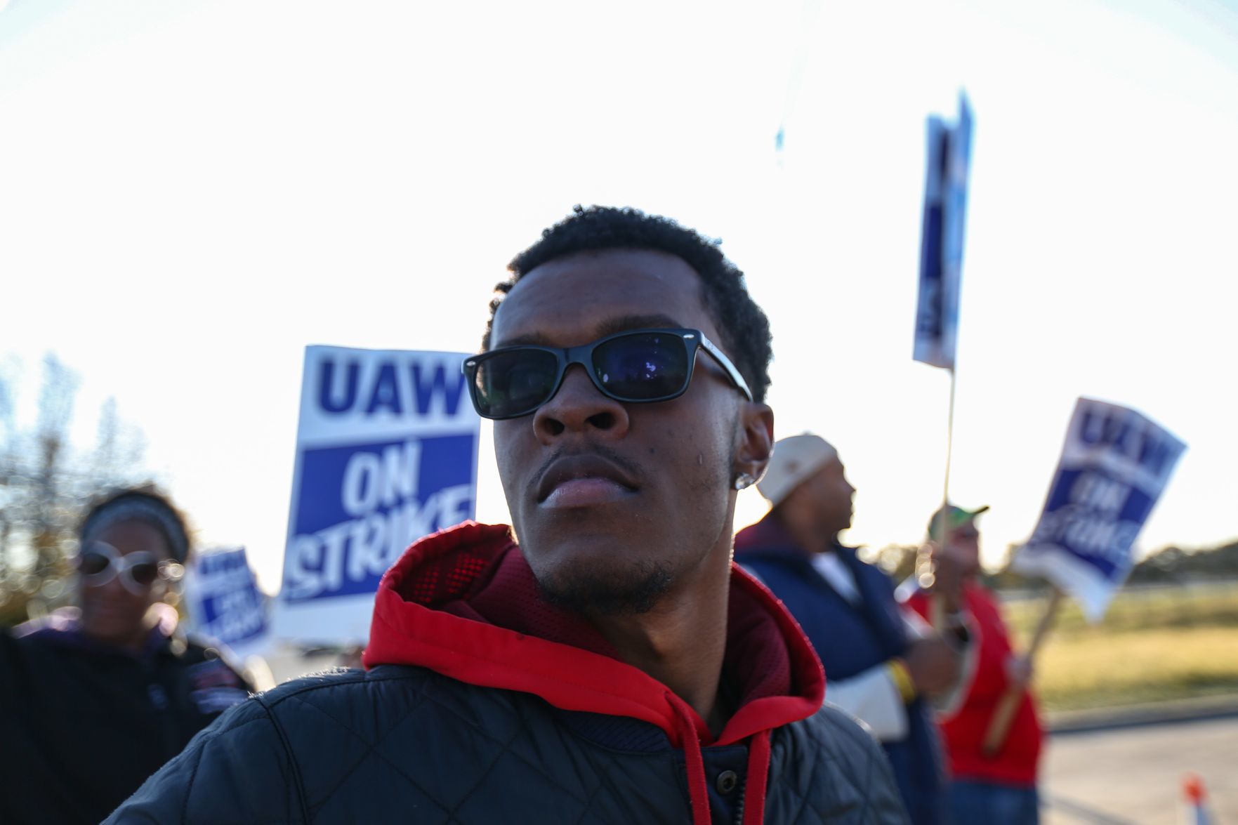UAW workers on the picket line in Wentzville